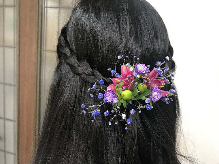 生花のヘアドレス