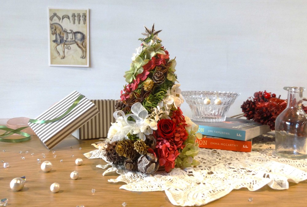 テーブルサイズの可愛いミニクリスマスツリーの作り方