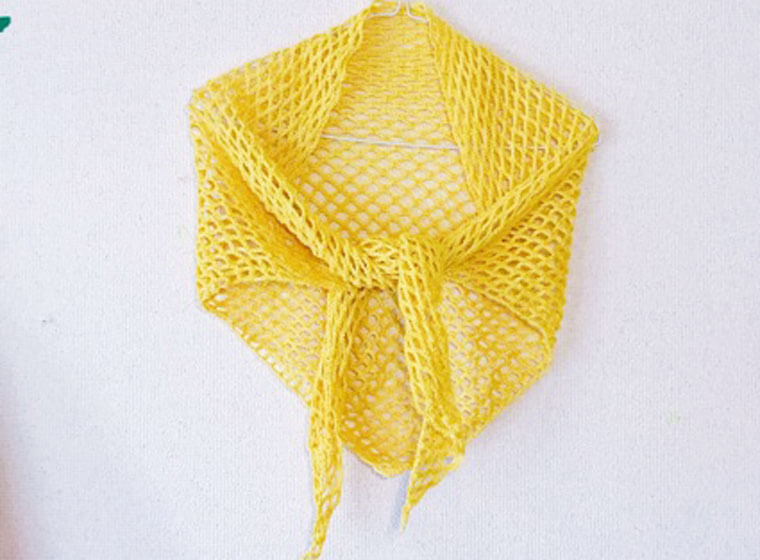 綿の糸で編む三角ストールの作り方 | Craftie Style