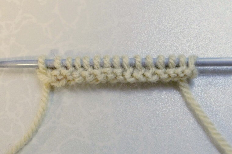 英文パターンの棒針編みの基本