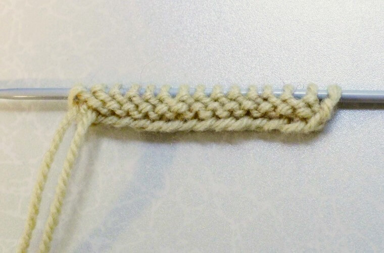 英文パターンの棒針編みの基本