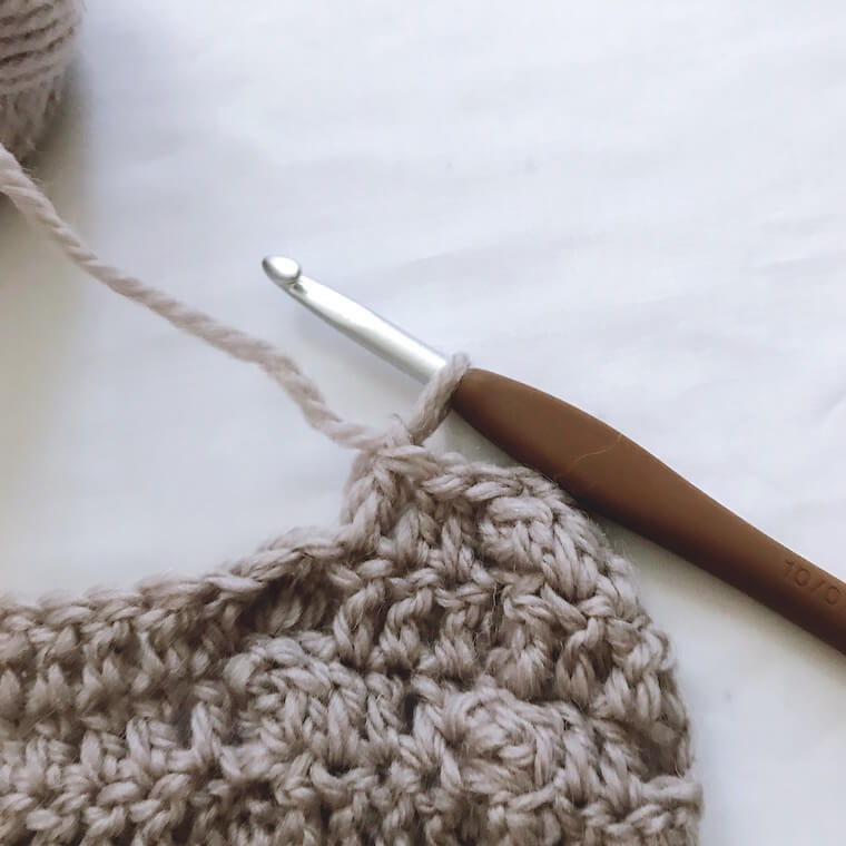 かぎ針で作る手編みスヌードの編み方 | Craftie Style