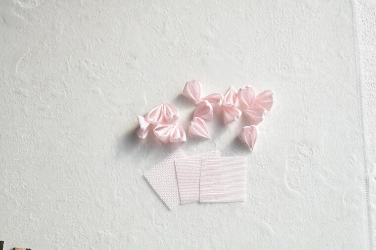 つまみ細工の桜ブローチの作り方 Craftie Style