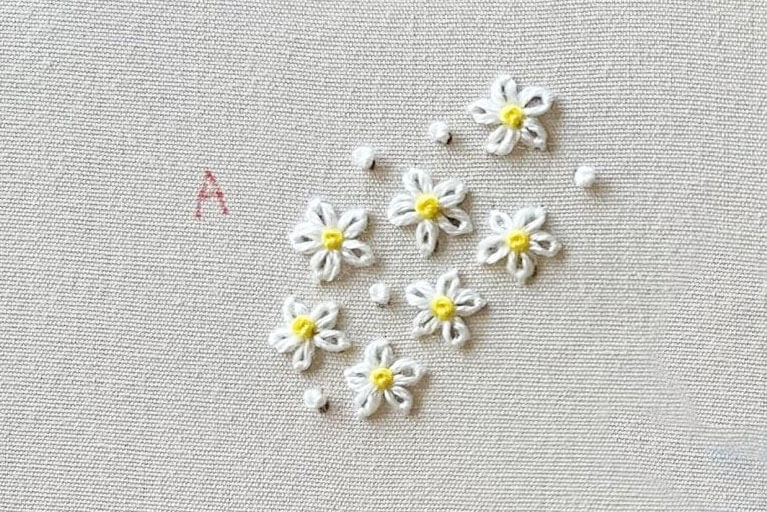 23,400円(紬)  小さな花  刺繍