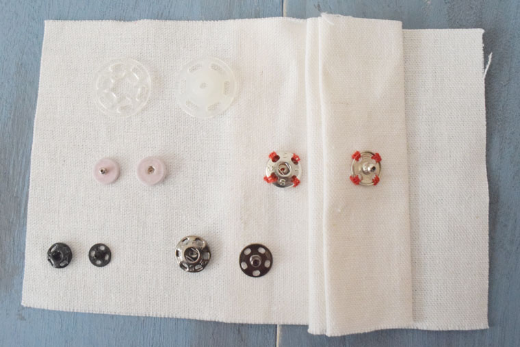 ボタンの付け方・縫い方を解説＜4穴・2穴ボタン・足つきボタン・スナップボタン＞ | Craftie Style