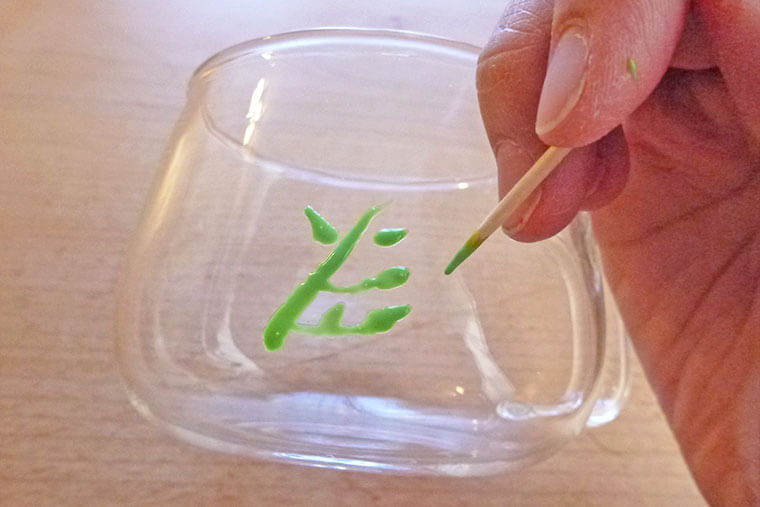 ガラス絵具でおしゃれなステンドグラス風アイテムを作ろう Craftie Style