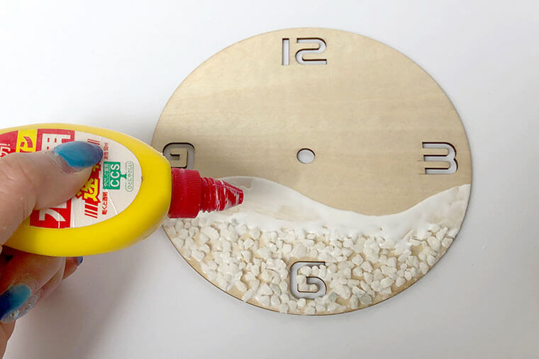 DIYで意外と簡単。おしゃれな手作り時計の基本的な作り方 | Craftie Style