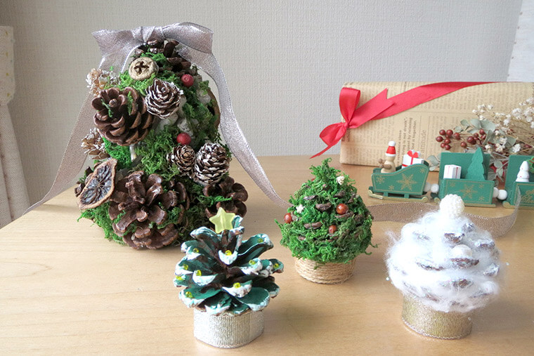 小さくて可愛い 松ぼっくりツリー の作り方とクリスマスを彩るアレンジ3選 Craftie Style